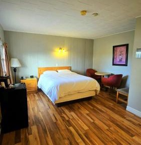 Queen room with 1 Queen bed - No pets allowed