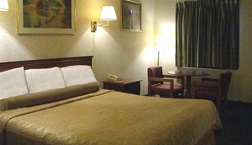 King Room - Non-Smoking