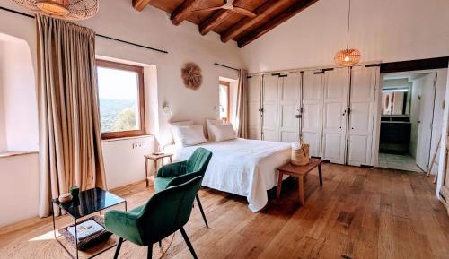 King Room with Mountain View