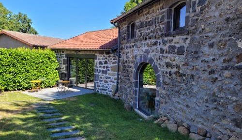 King Studio with Sofa Bed