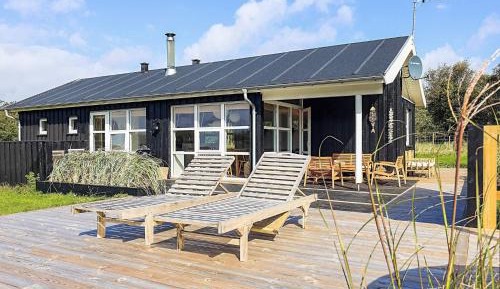 Three-Bedroom Vacation Home 