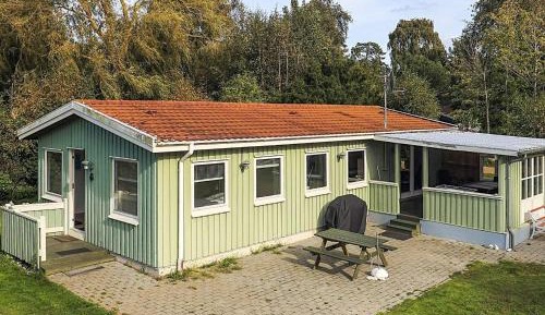 Three-Bedroom Vacation Home 