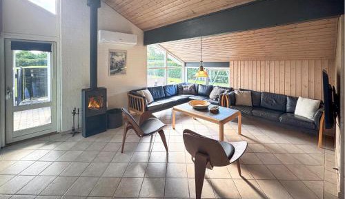 Five-Bedroom Holiday Home