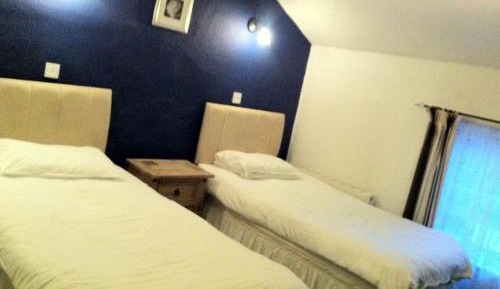 Triple Room with Private Bathroom