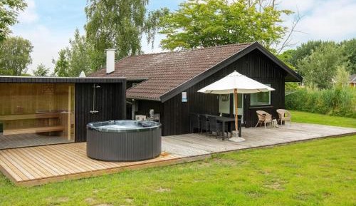 Three-Bedroom Vacation Home 