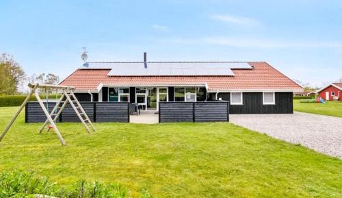 Five-Bedroom Holiday Home