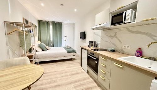 One-Bedroom Apartment
