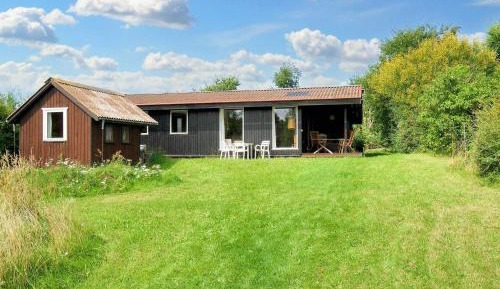 Three-Bedroom Vacation Home 