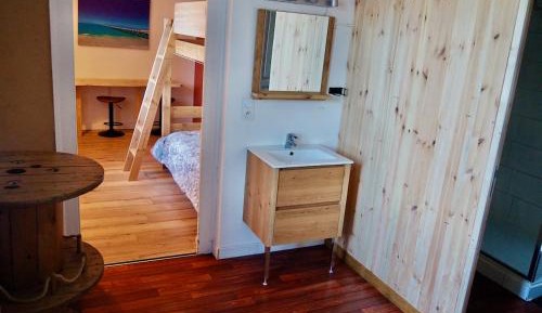 Single Bed in Mixed Dormitory Room