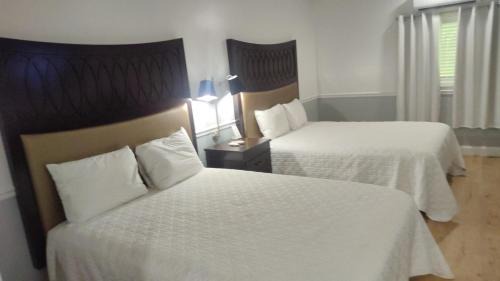 Deluxe Queen Room with Two Queen Beds
