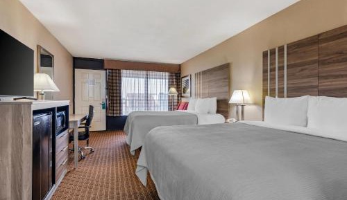 Queen Room with Two Queen Beds - Non-Smoking