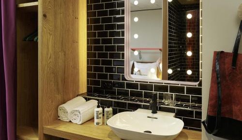 Medium Room