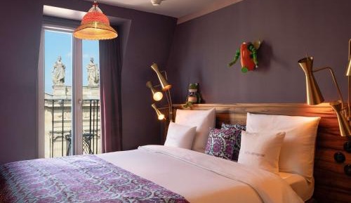 Superior Queen Room with City View