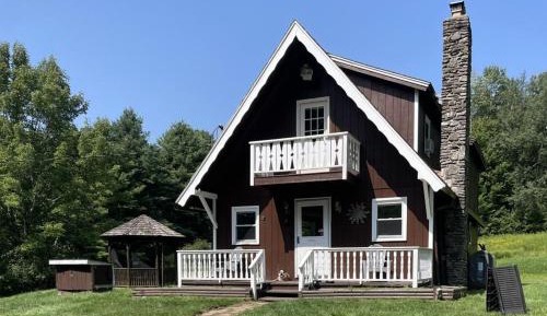 Three-Bedroom Vacation Home 