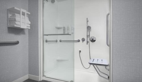 King Study Room - Non-Smoking