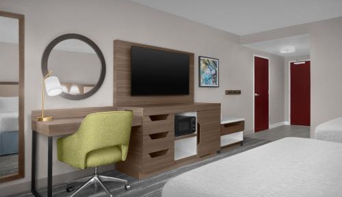 Room with Two Queen Beds - Non-Smoking