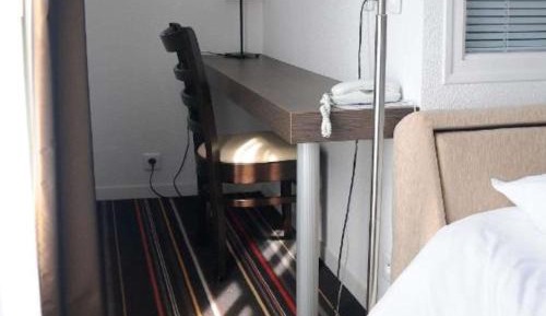 Standard Suite with 1 Double Bed and 2 Single Beds