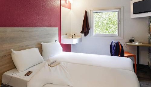 Twin Room - Renovated 