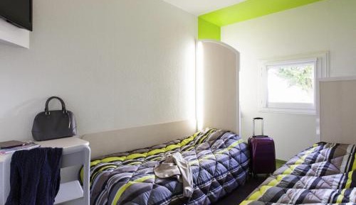 Standard Twin Room with Shared Bathroom