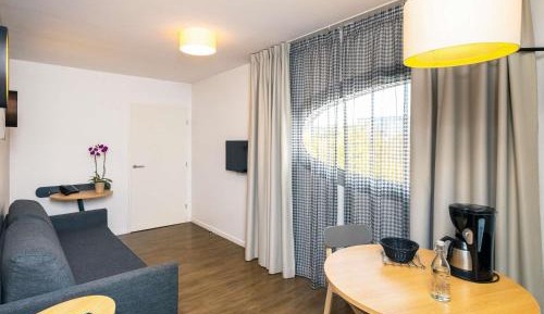 One-Bedroom Apartment (4 Adults)