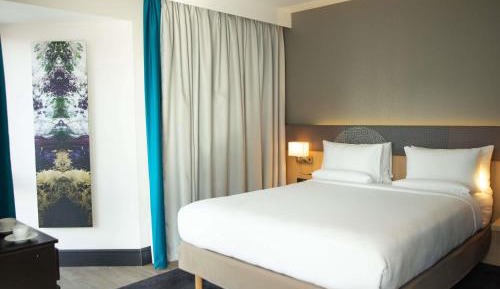 Executive Queen Room with Sofa