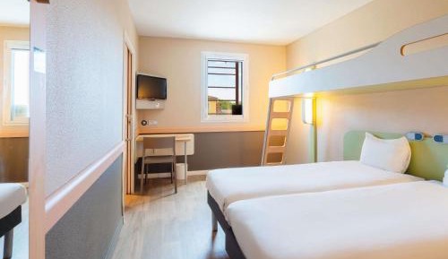Triple Room with Three Single Beds