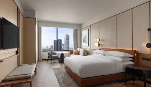 Premier King Room with Club Lounge Access