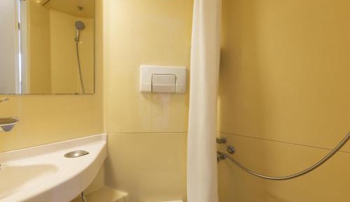 Cabrio Triple Room with Private Bathroom