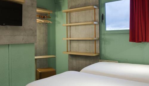 Triple Room with Three Single Beds