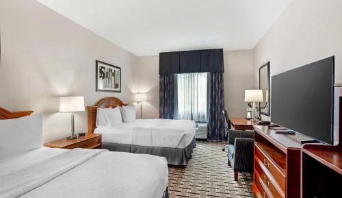 Queen Room with Two Queen Beds - Smoking