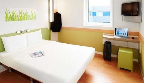 Standard Queen Room