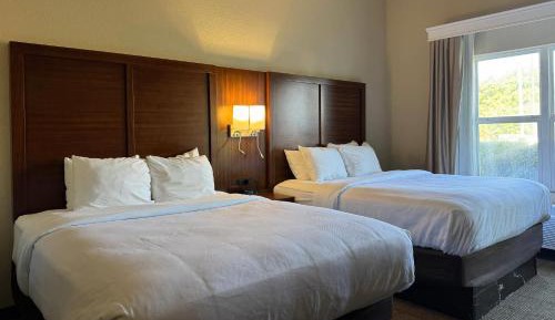 Queen Suite with 2 Queen Beds - Non-Smoking