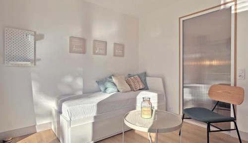 One-Bedroom Apartment with Garden