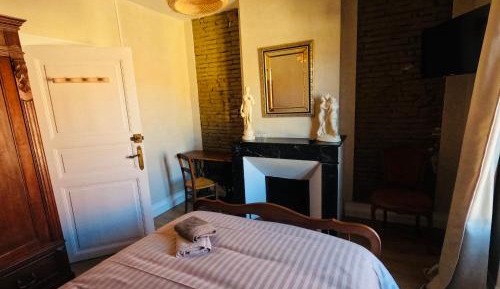 Double Room with Shared Bathroom