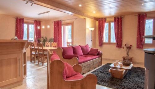 Two-Bedroom Deluxe Apartment with Balcony