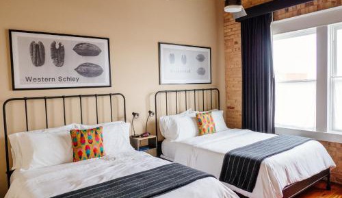 Deluxe Queen Room