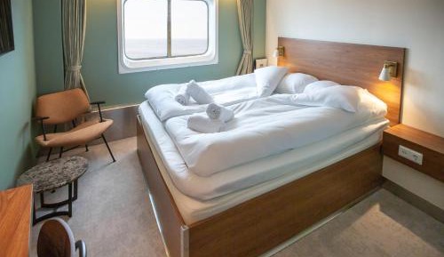 Commodore Class Cabin with Sea View