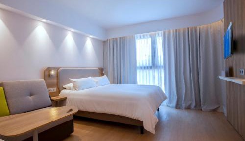 Standard King Room with Sofa Bed