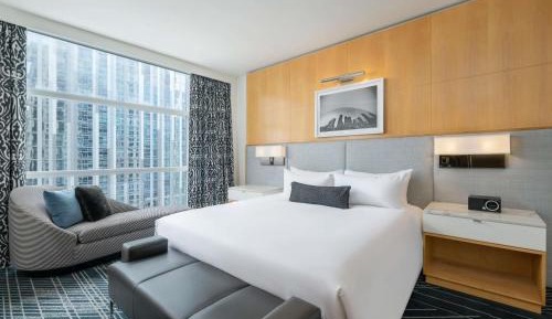 Signature King Suite with Sofa Bed