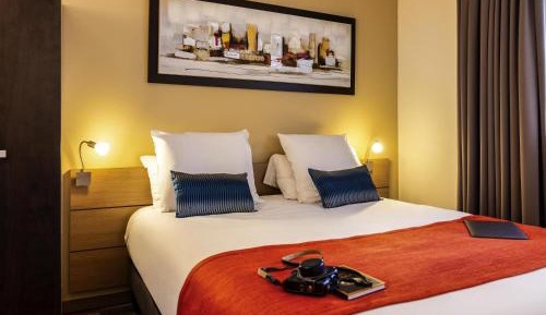 Family Room with Double Bed and Sofa 