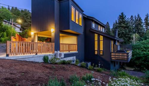 Three-Bedroom Vacation Home 