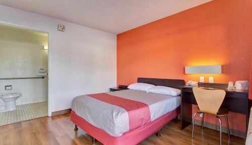 King Room - Disability Access - Non-Smoking