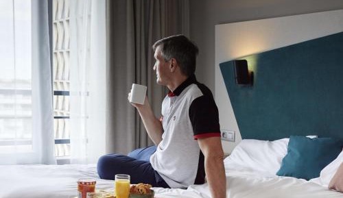 Studio with Twin Beds