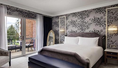 Fairmont One Bedroom Balcony Suite