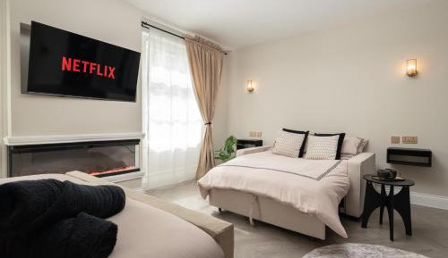 Studio Apartment with King Bed