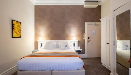 Standard Queen Room - Non-Smoking