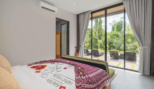 Double Room with Pool View