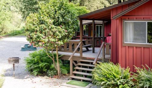 One-Bedroom Cabin (Cabin 8)