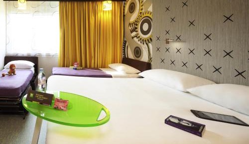 Standard Suite with 1 Double Bed and 2 Single Beds