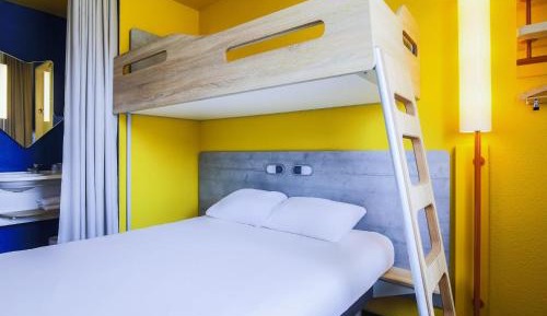 Standard Room with 1 Double and 1 Bunk Bed